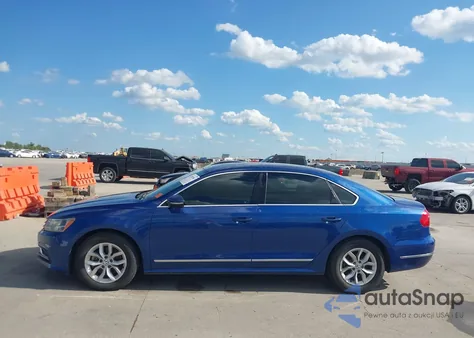 2016 Volkswagen Passat 1.8T S z USA, uszkodzony, nr VIN 1VWAS7A39GC018812